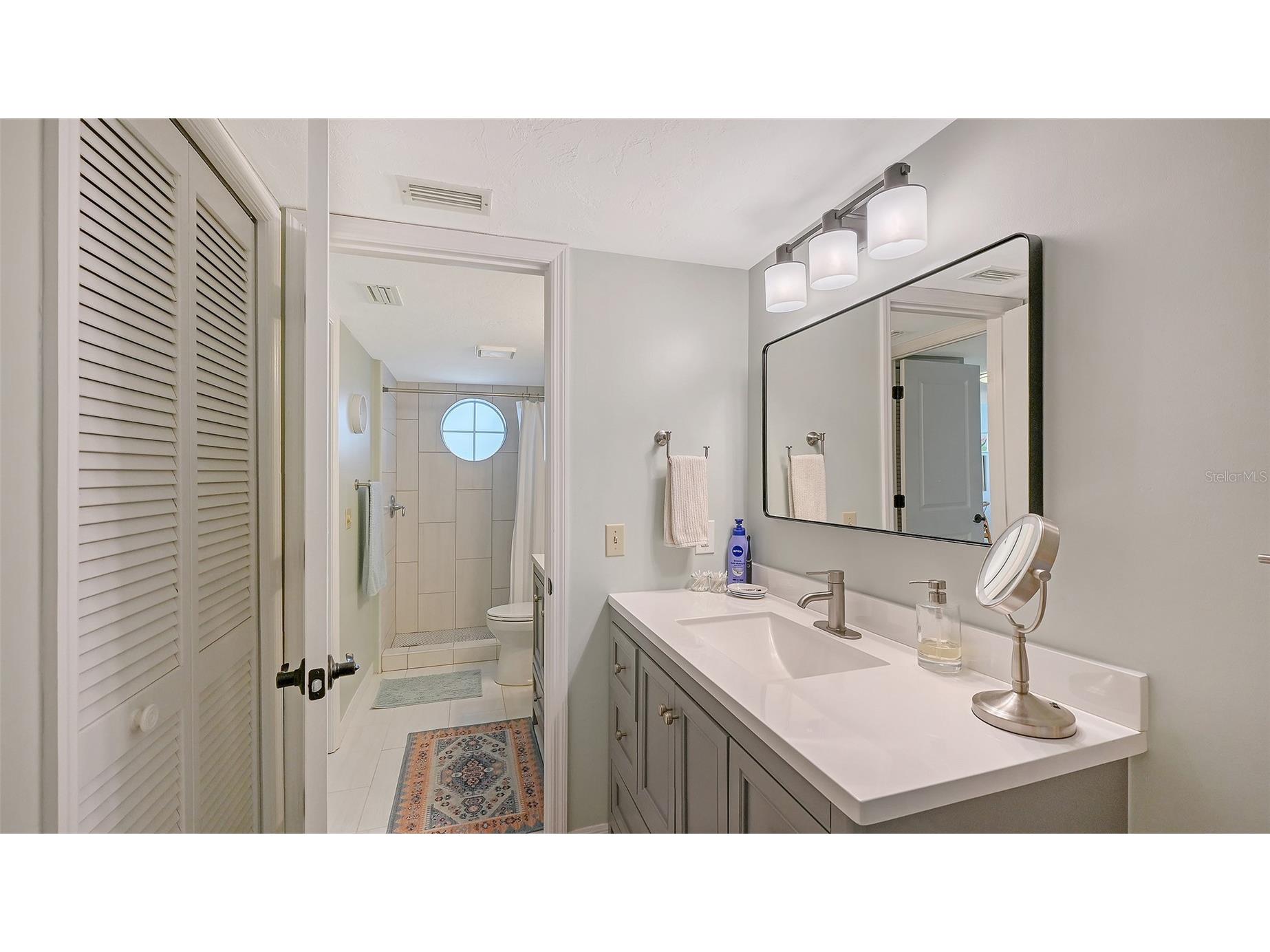 1203 Siesta Bayside Drive #1203-D Sarasota FL 34242 A4690769 image21