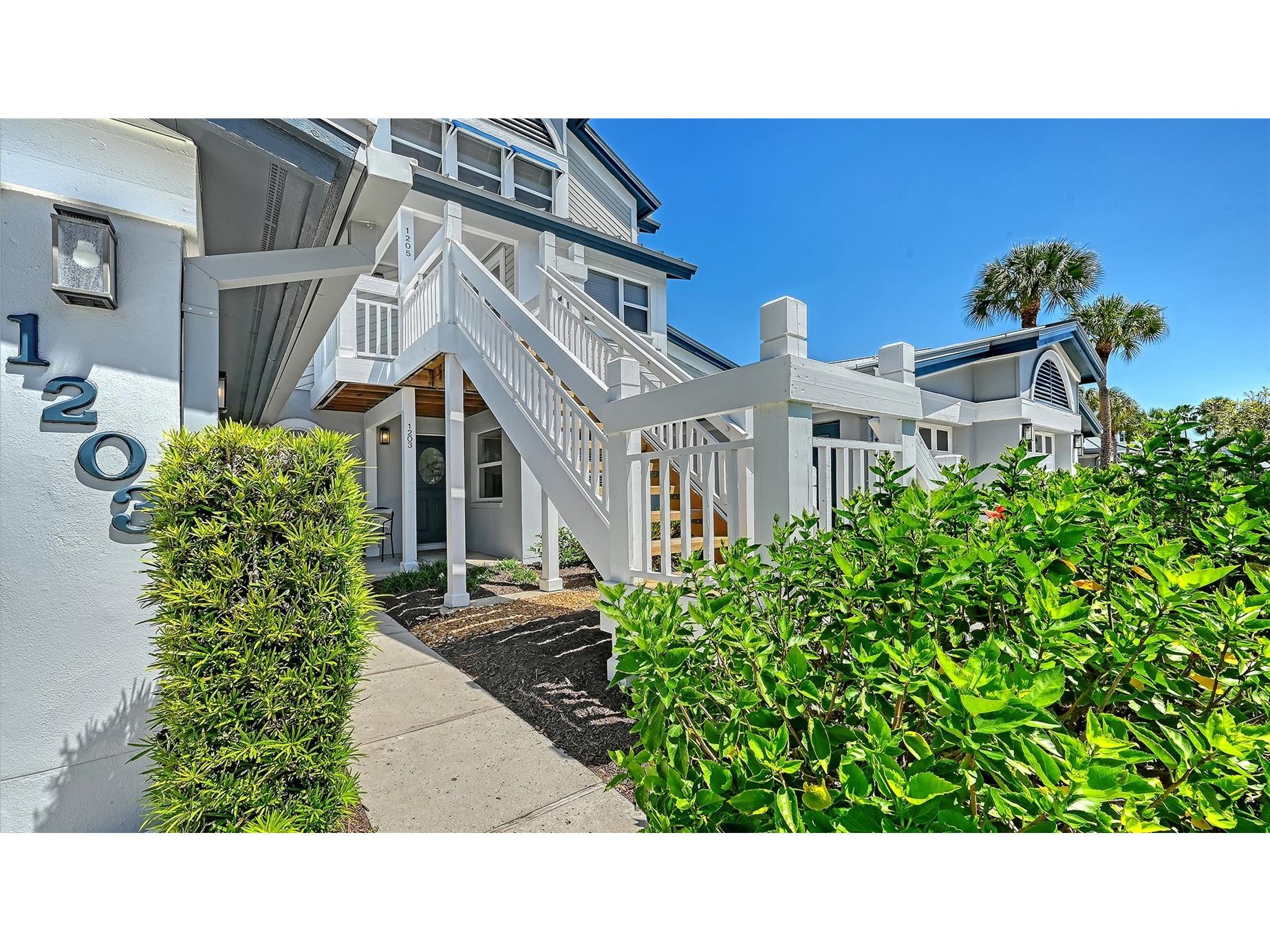 1203 Siesta Bayside Drive #1203-D Sarasota FL 34242 A4690769 image3