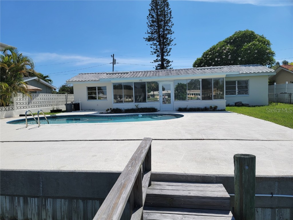 12035 6th Street E Treasure Island FL 33706 U8203842 image11