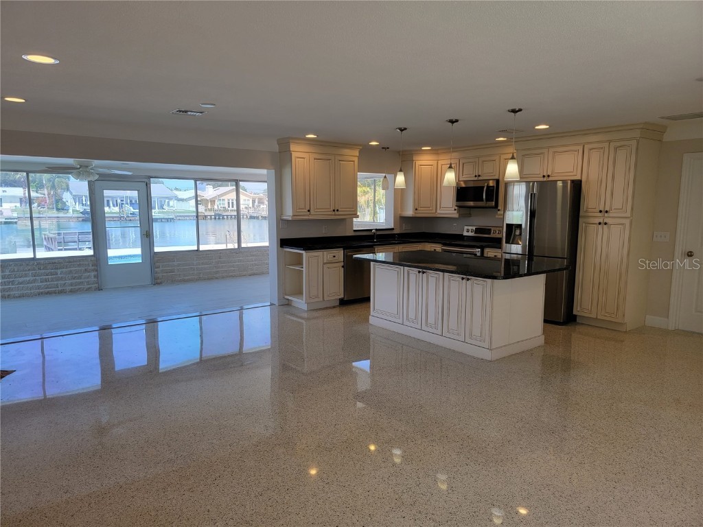 12035 6th Street E Treasure Island FL 33706 U8203842 image14