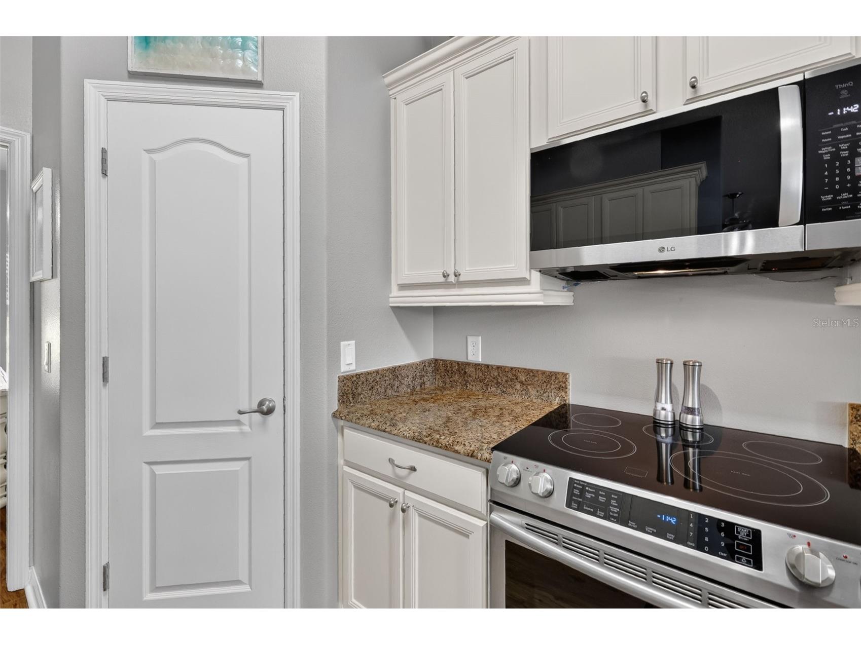 12037 Eagle Point Ct Leesburg FL 34788 - CANAL TO LAKE EUSTIS G5114280 image16