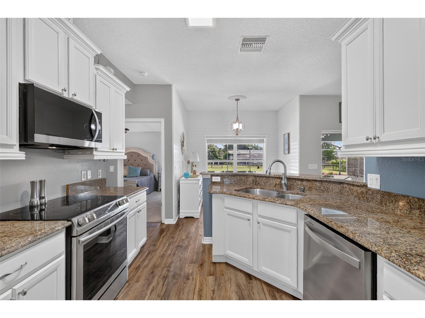 12037 Eagle Point Ct Leesburg FL 34788 - CANAL TO LAKE EUSTIS G5114280 image18