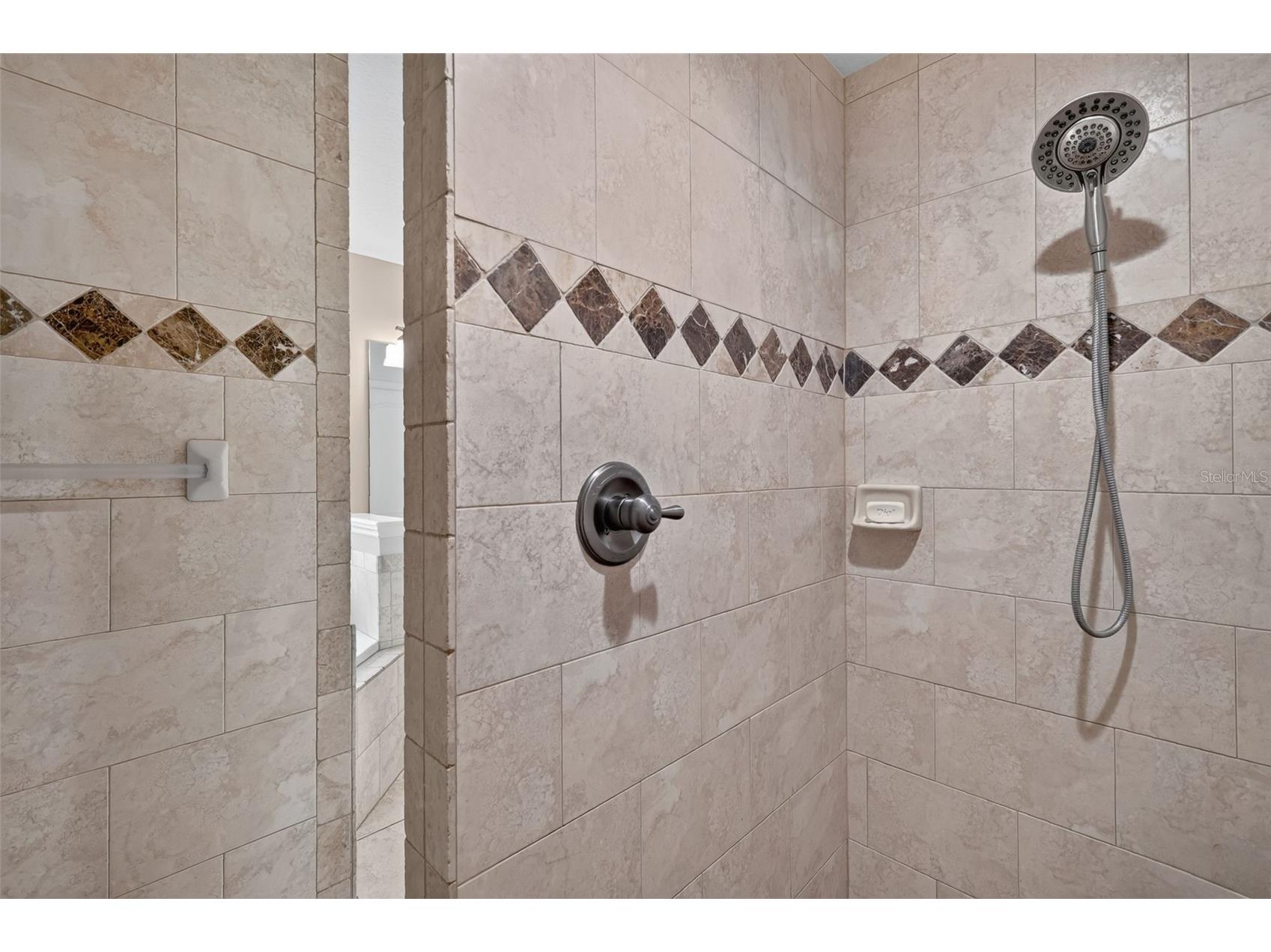 12037 Eagle Point Ct Leesburg FL 34788 - CANAL TO LAKE EUSTIS G5114280 image23