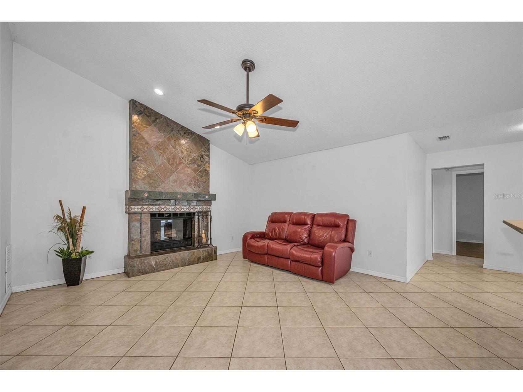 12038 Stone Crossing Circle Tampa FL 33635 TB8478462 image32