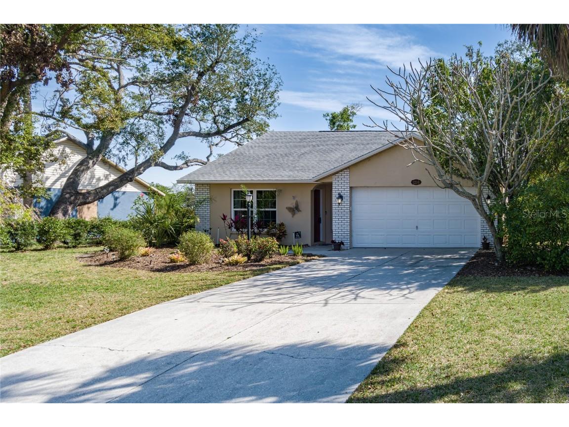 1204 20th Avenue W Palmetto FL 34221 - HIDDEN LAKE PARK A4640746 image1