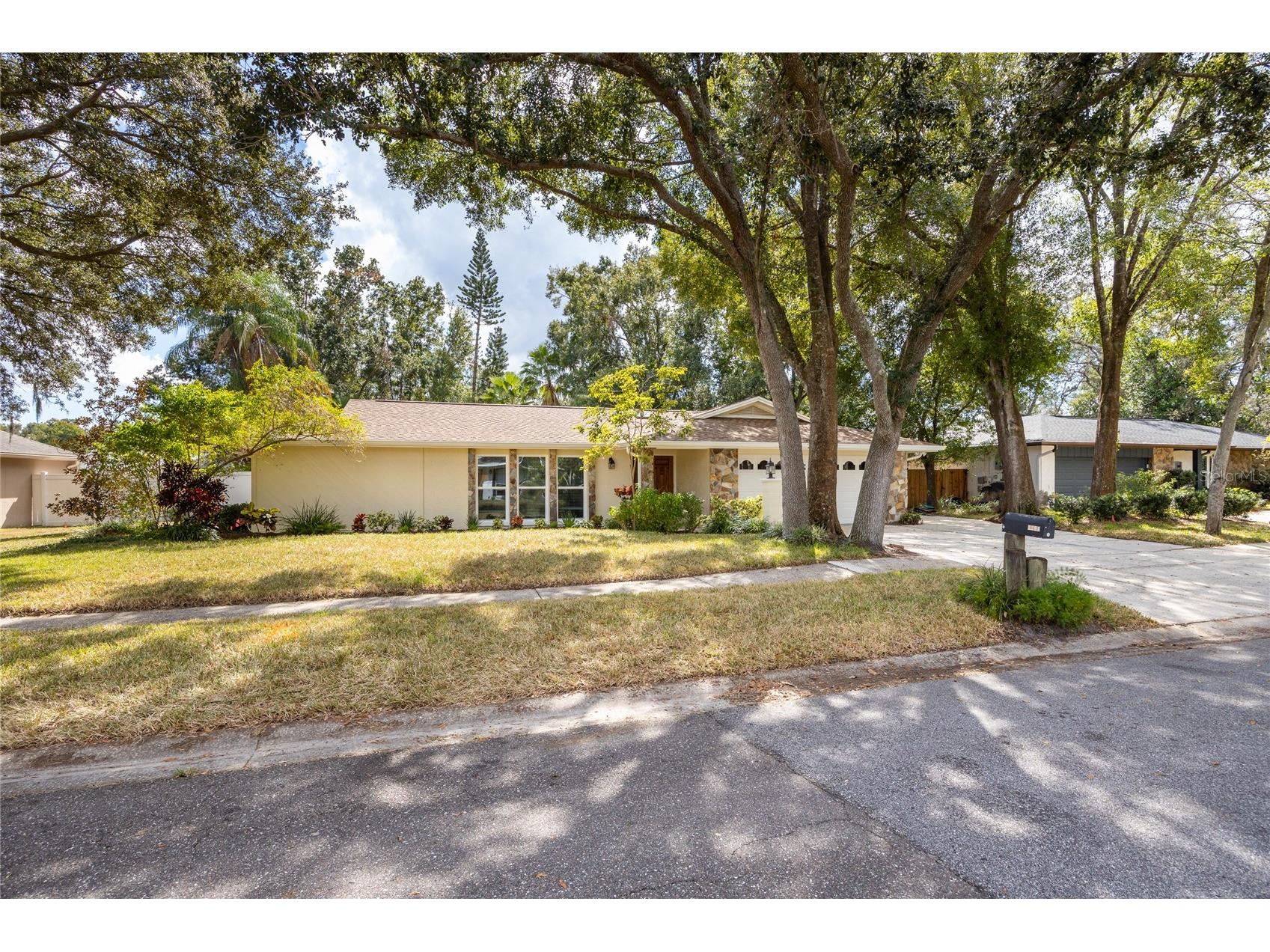 1204 Beacon Hill Drive Tampa FL 33613 TB8441918 image1