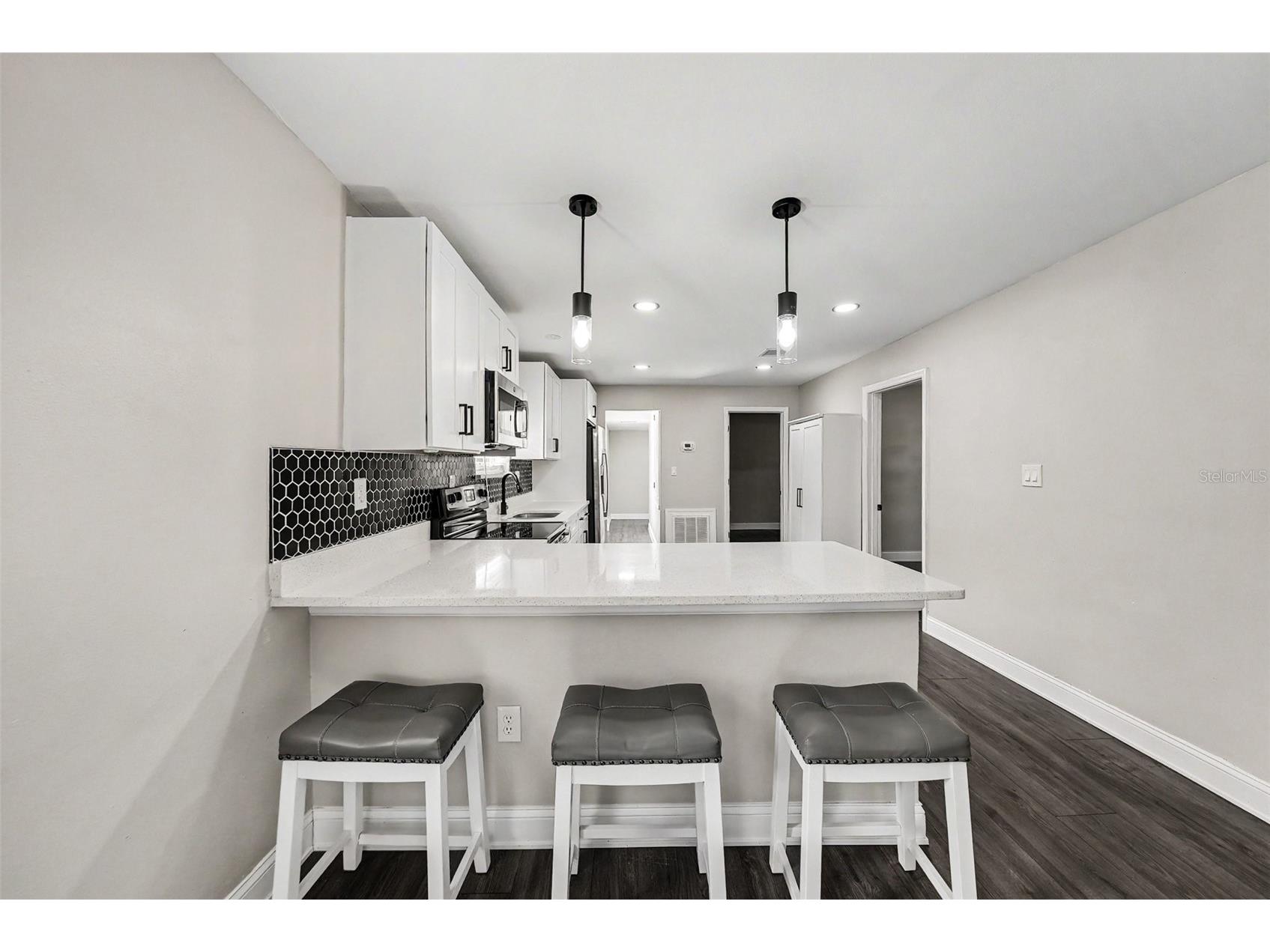 1204 E Cayuga Street Tampa FL 33603 TB8511495 image2