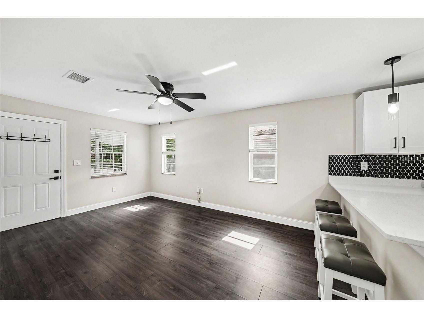 1204 E Cayuga Street Tampa FL 33603 TB8511495 image5