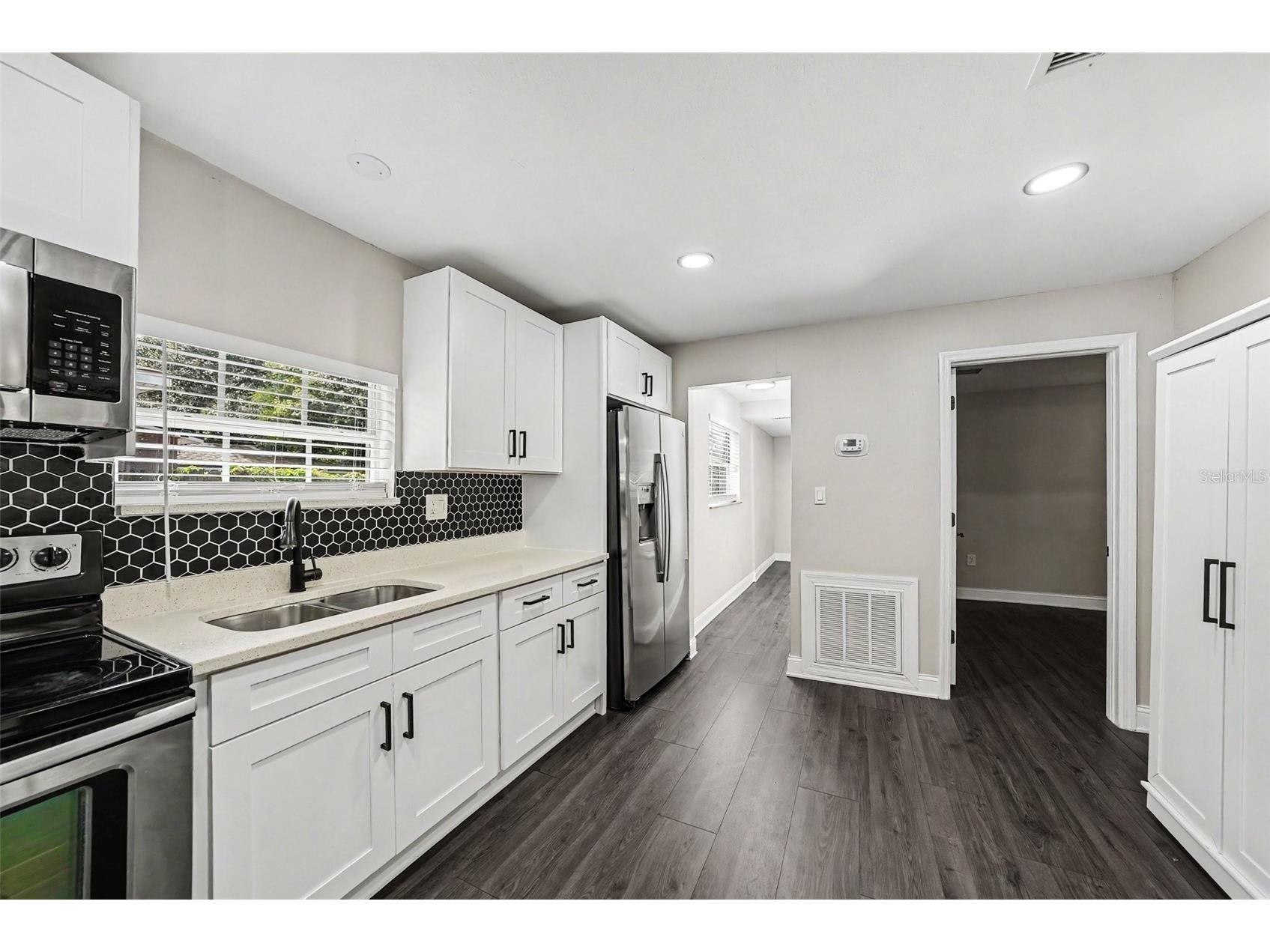 1204 E Cayuga Street Tampa FL 33603 TB8511495 image6