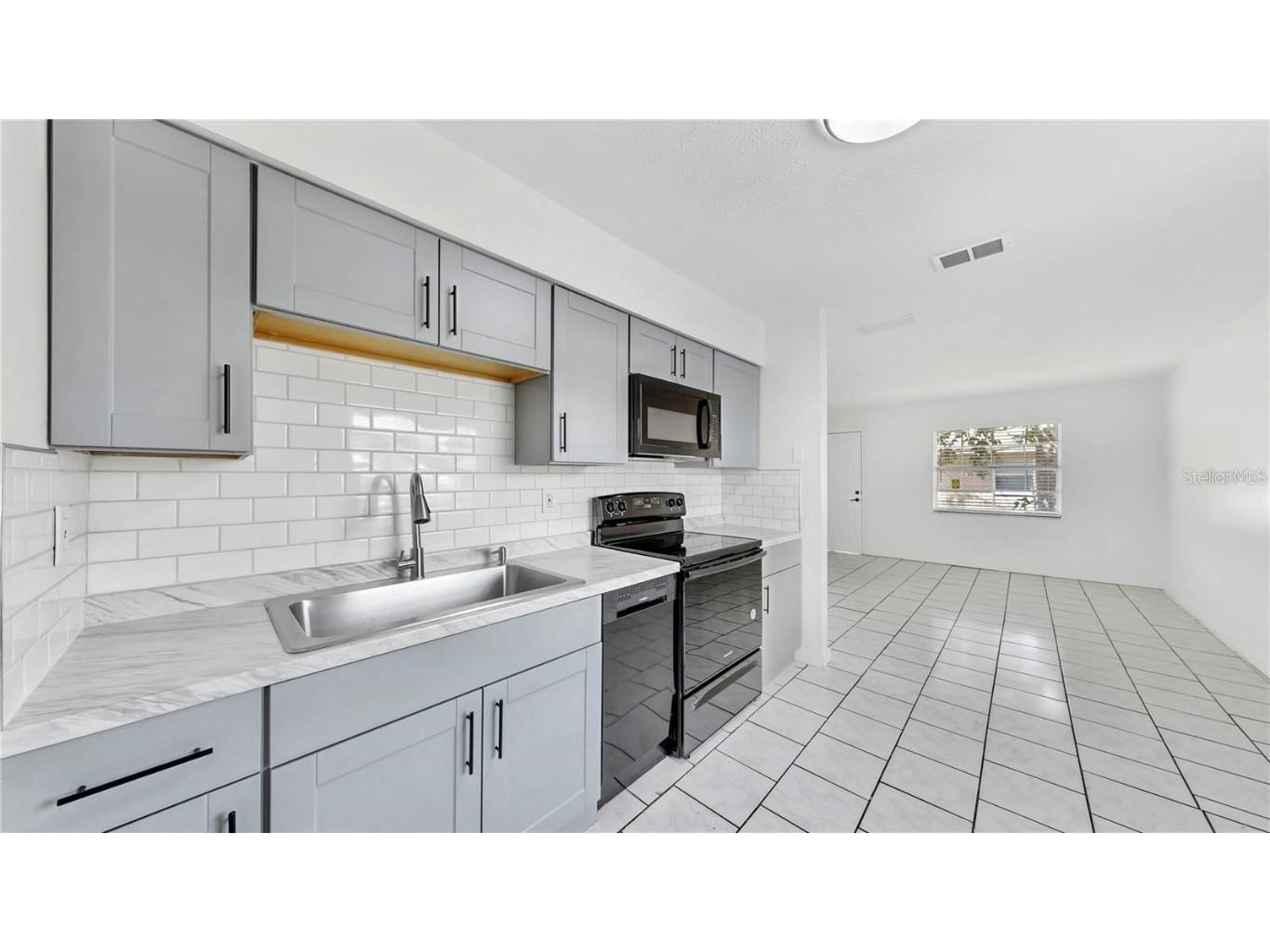 1204 E Seneca Avenue #B Tampa FL 33612 TB8458196 image3