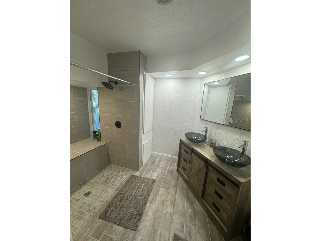 1204 Eckles Drive Tampa FL 33612 - LAKE ECKLES TB8445180 image10