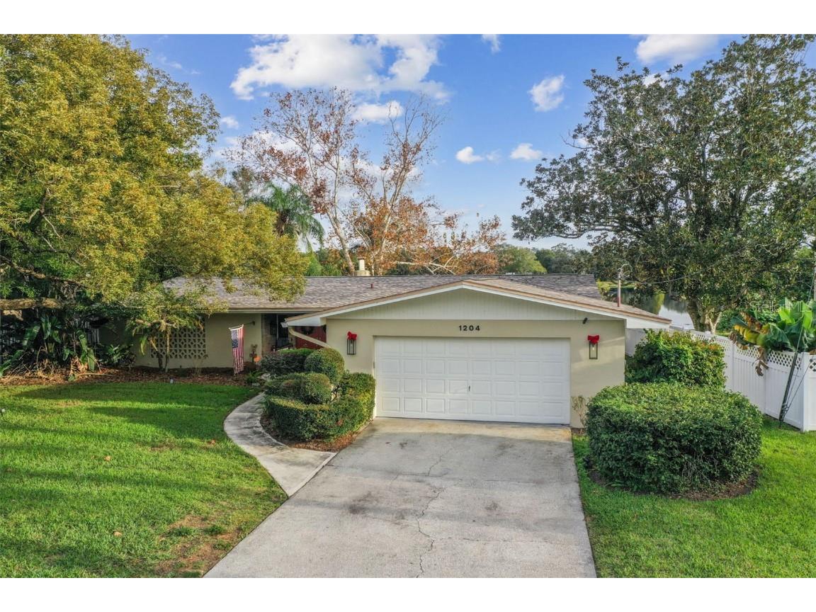 1204 Eckles Drive Tampa FL 33612 - LAKE ECKLES TB8445180 image2