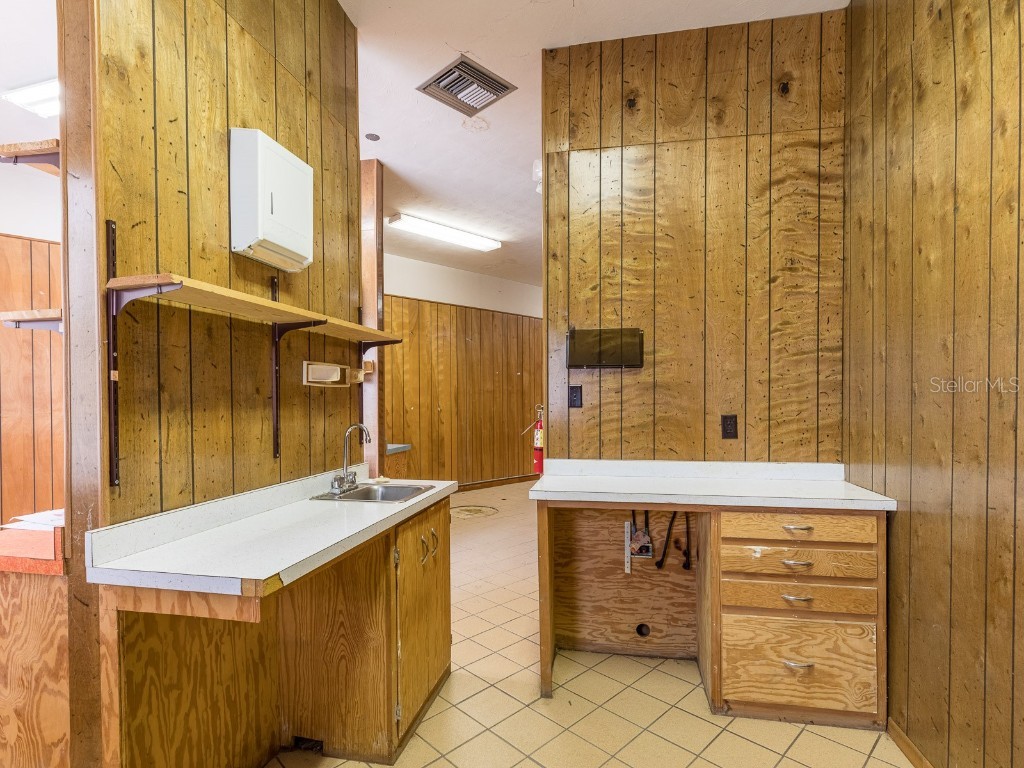 1204 Historic Goldsboro Boulevard Sanford FL 32771 O6031447 image12