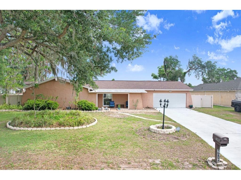 1204 Lady Guinevere Drive Valrico FL 33594 - Brandon Lake TB8507650 image1