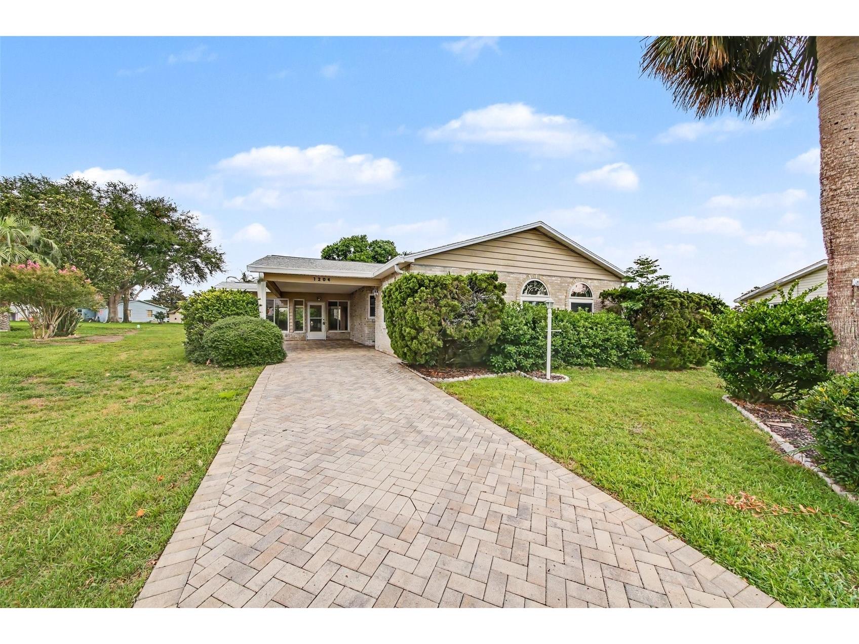 1204 Maria Court Lady Lake FL 32159 O6412427 image3