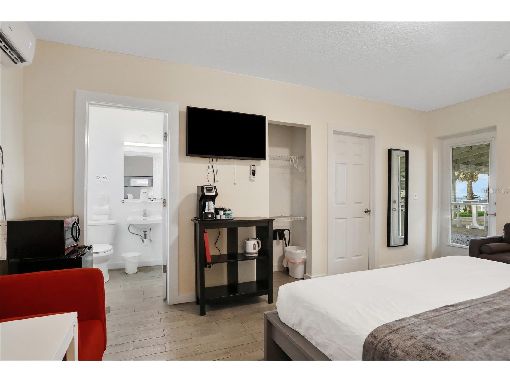 1204 S Ocean Shore Boulevard Flagler Beach FL 32136 - ATLANTIC OCEAN V4948895 image13