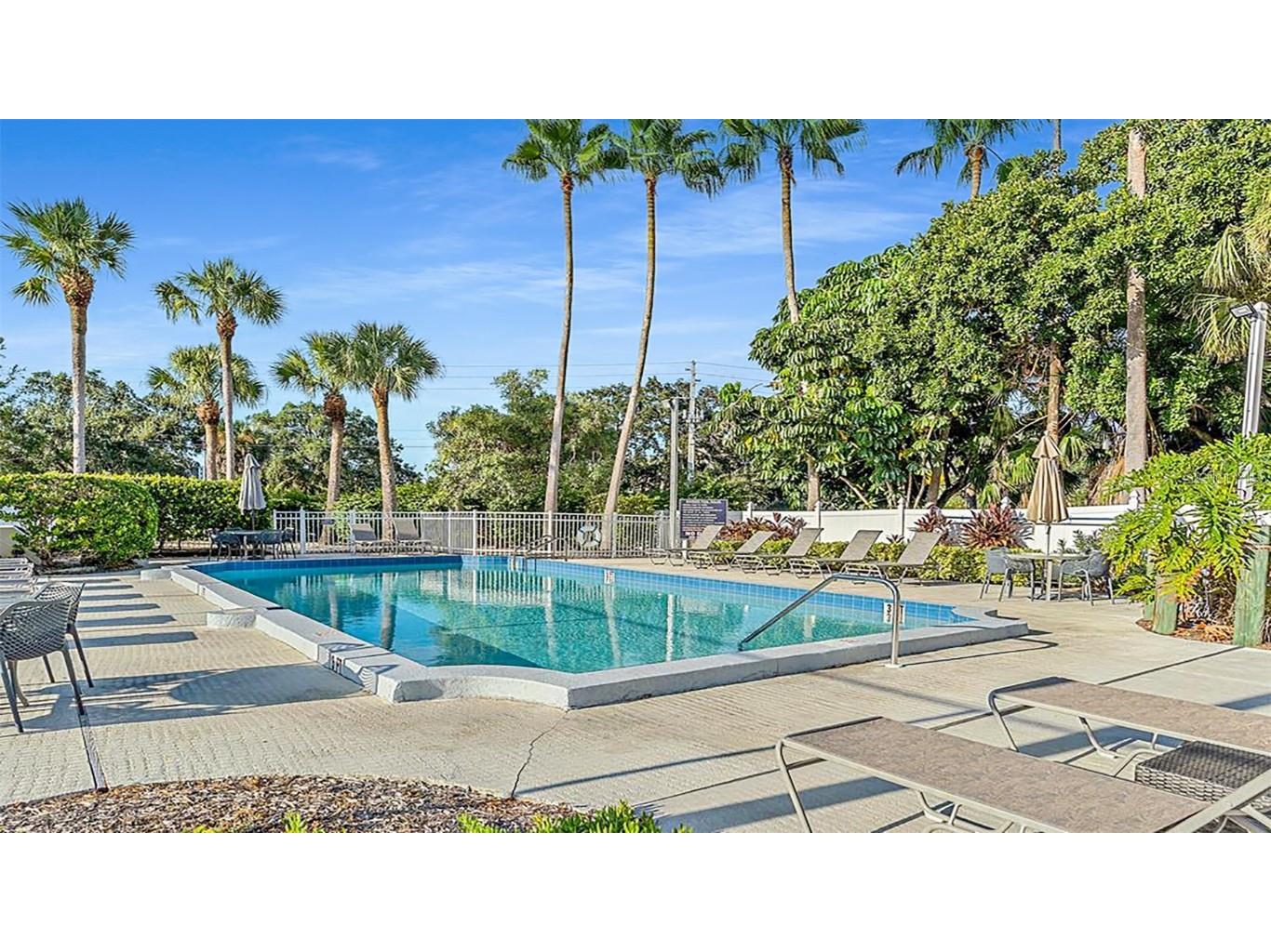 1204 Siesta Bayside Drive #1204-D Sarasota FL 34242 A4589559 image17