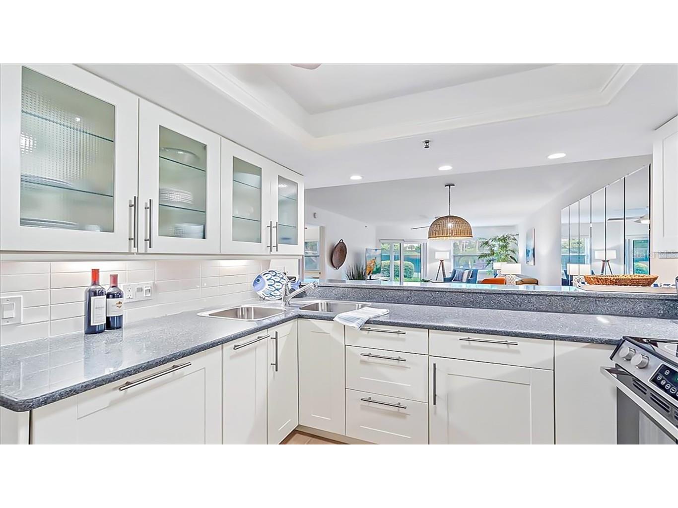 1204 Siesta Bayside Drive #1204-D Sarasota FL 34242 A4589559 image4