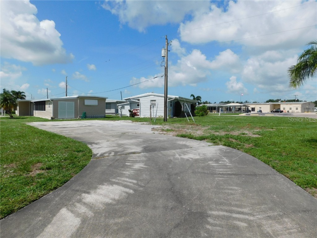 1205 43rd Avenue Drive E Ellenton FL 34222 A4658242 image3