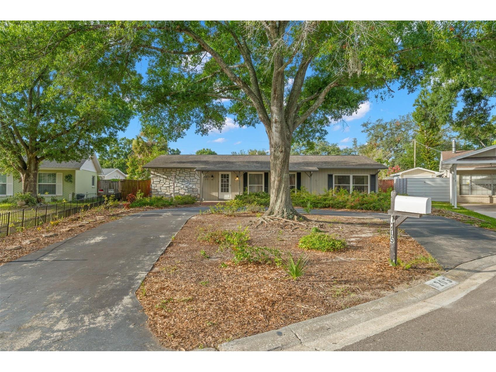 1205 Branda Vista Drive Brandon FL 33510 TB8512736 image1