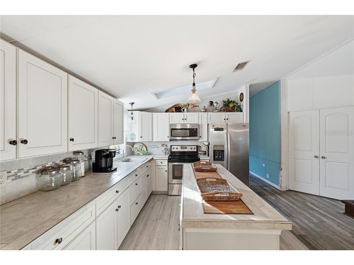 1205 Calvary Road Holiday FL 34691 TB8455069 image8