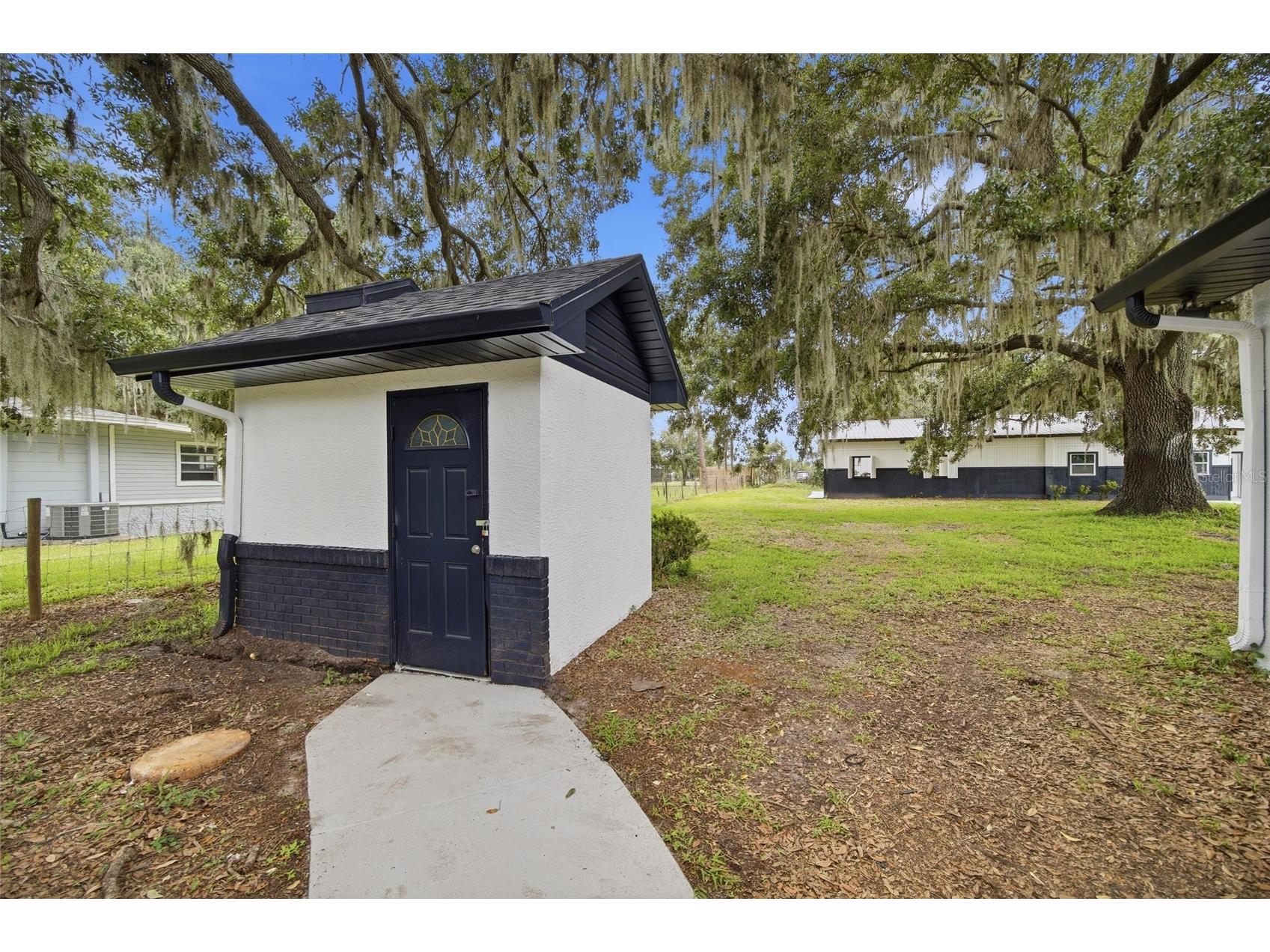 1205 E Knights Griffin Road Plant City FL 33565 TB8518134 image47