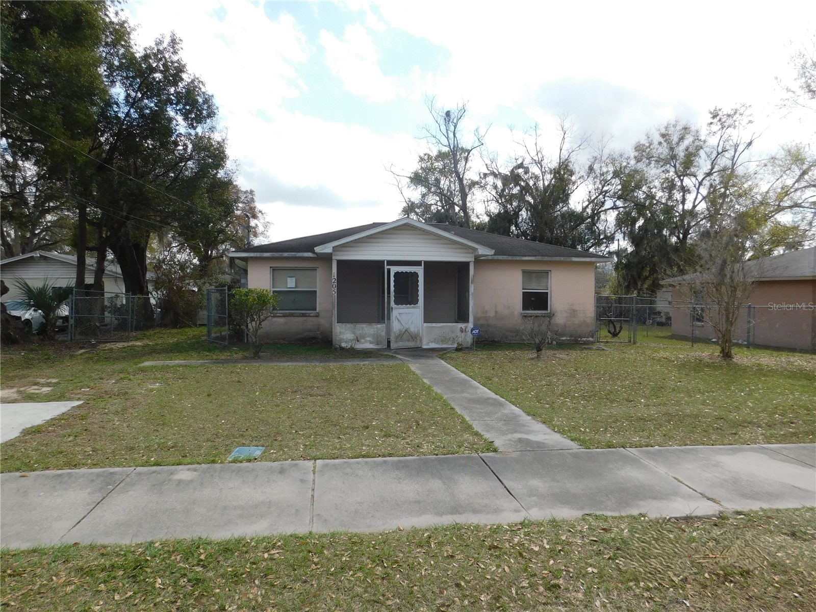 1205 E Laura Street Plant City FL 33563 TB8495465 image1