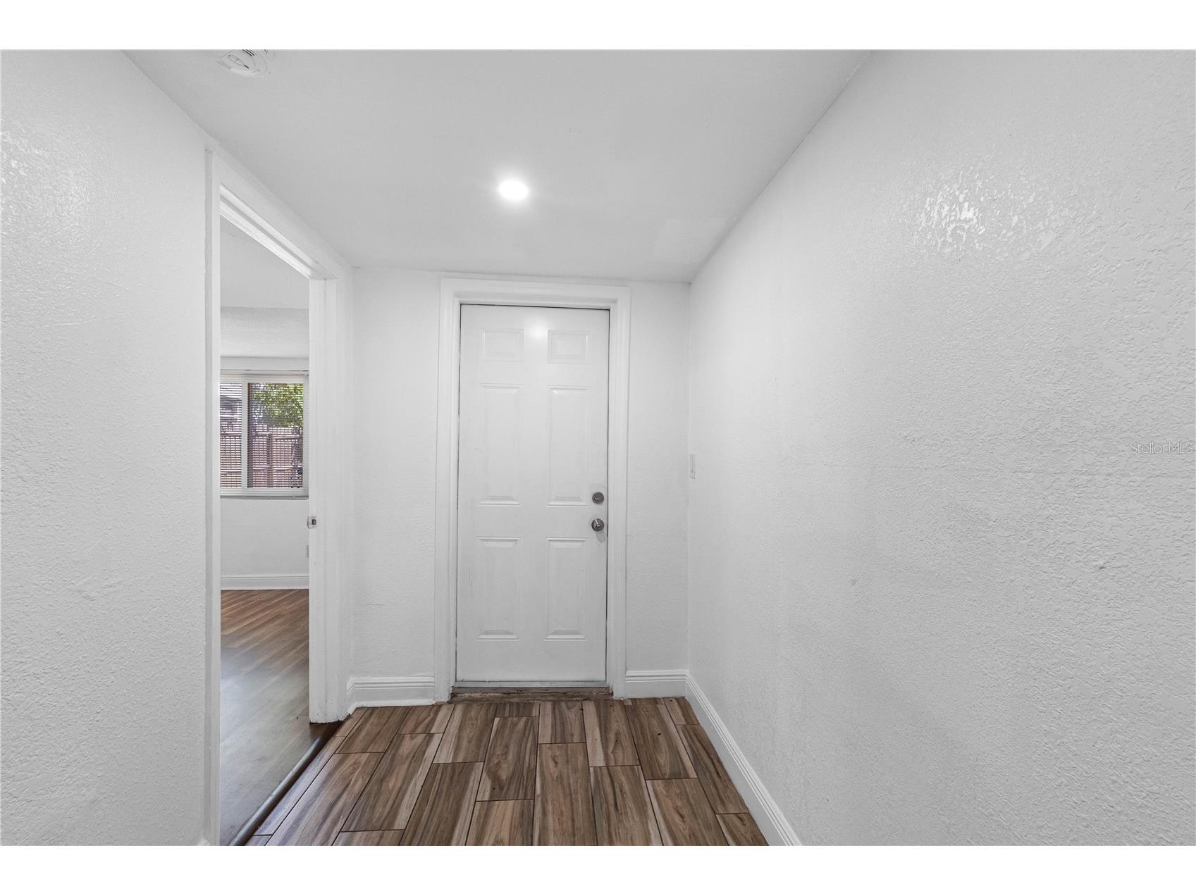 1205 E Seneca Avenue Tampa FL 33612 TB8528935 image10