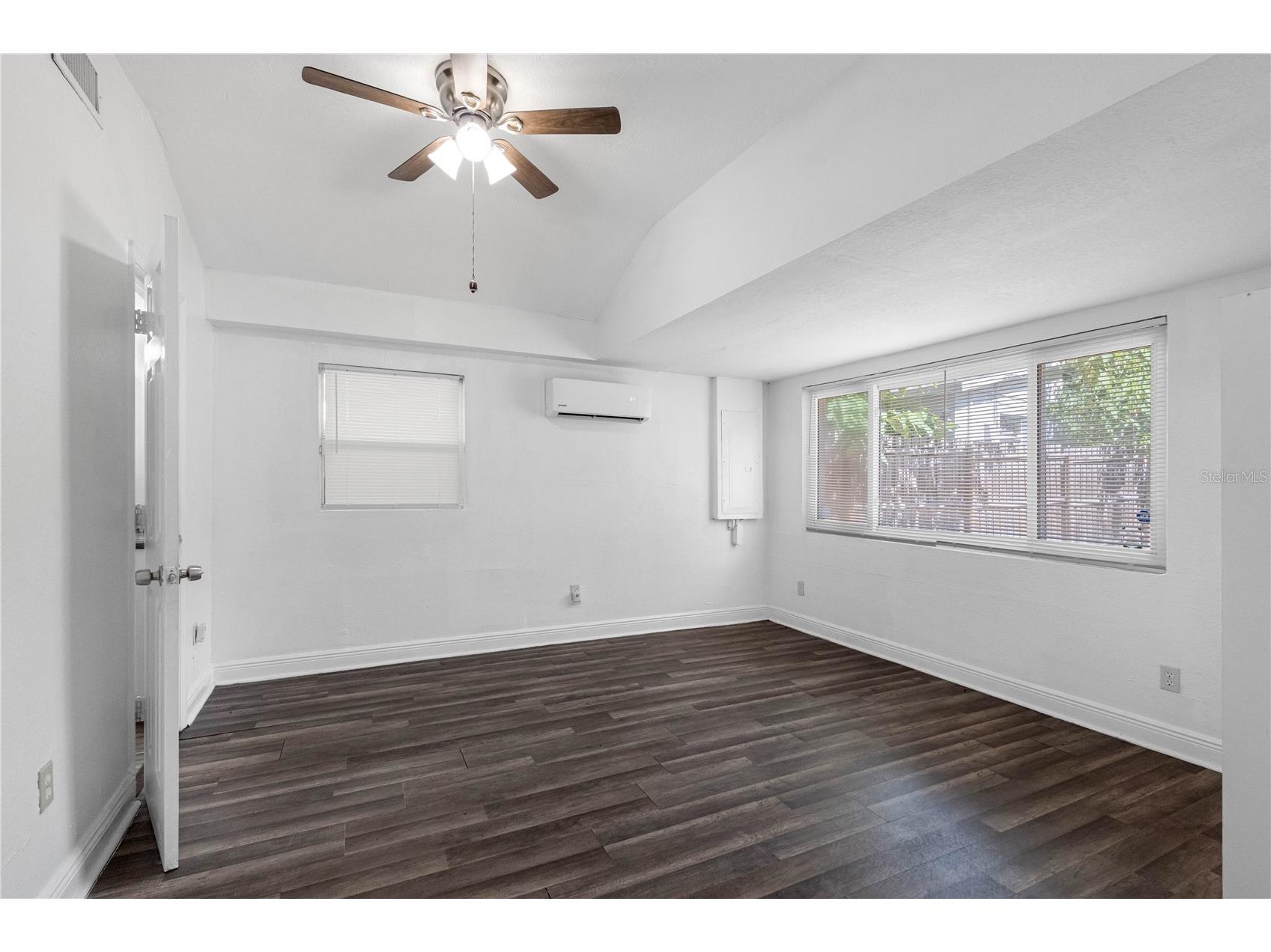 1205 E Seneca Avenue Tampa FL 33612 TB8528935 image11