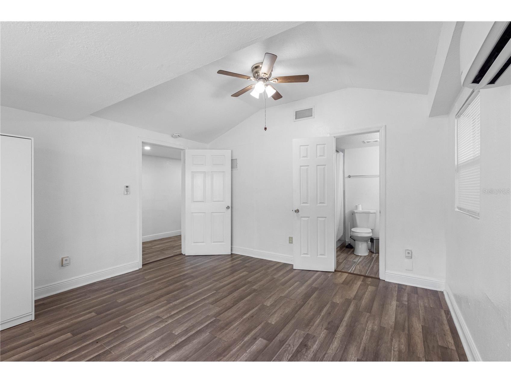 1205 E Seneca Avenue Tampa FL 33612 TB8528935 image12
