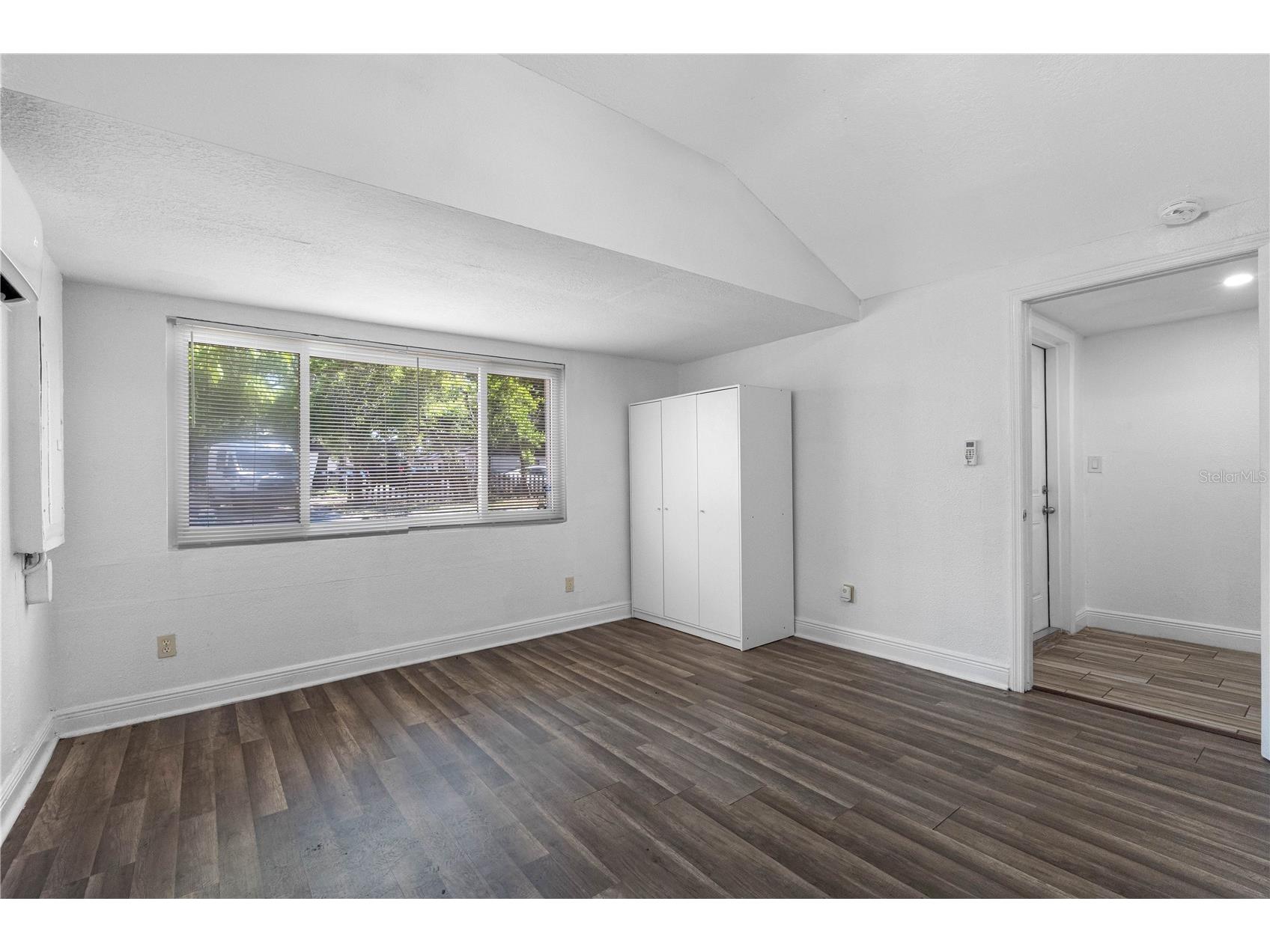 1205 E Seneca Avenue Tampa FL 33612 TB8528935 image13