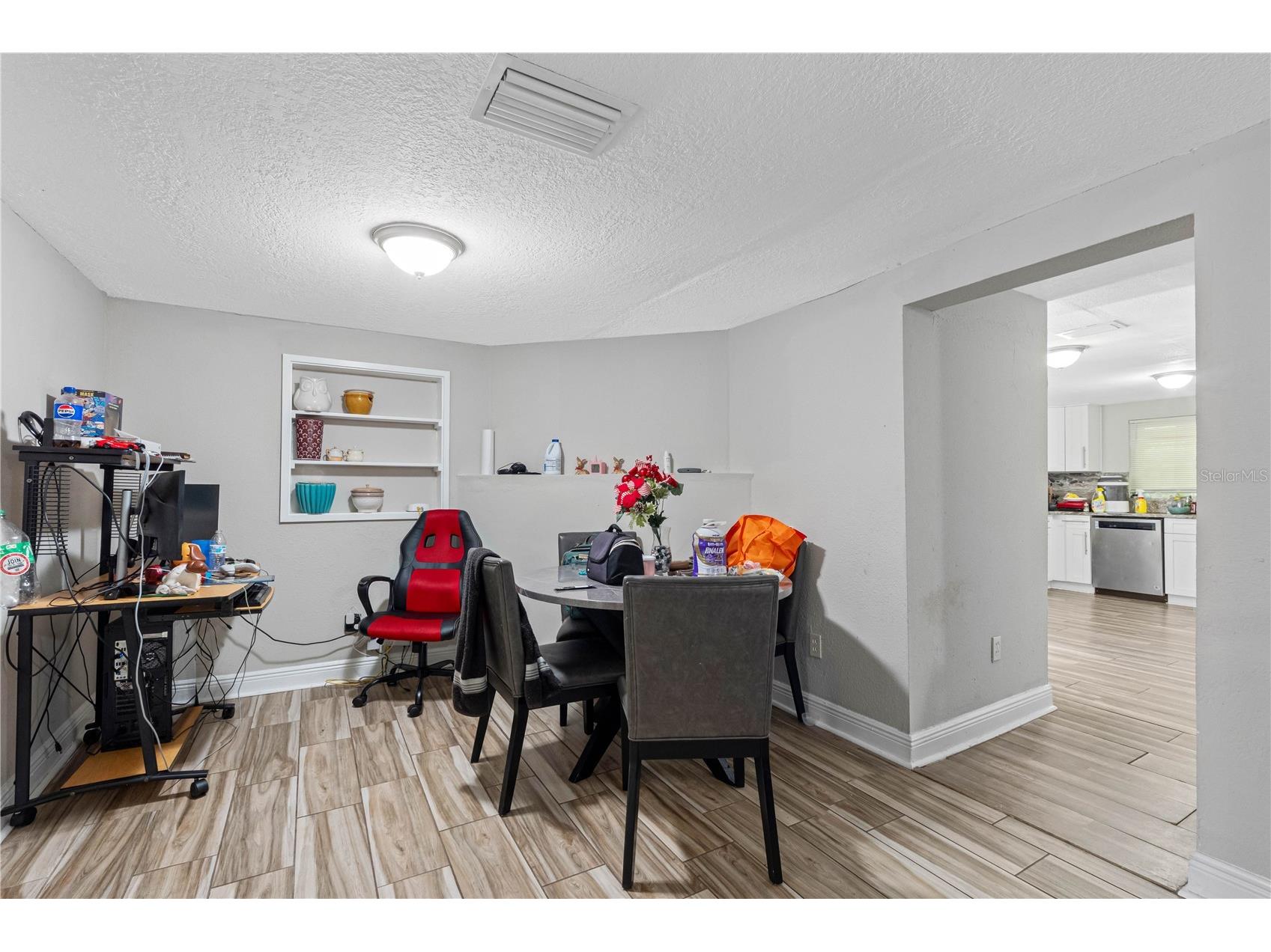 1205 E Seneca Avenue Tampa FL 33612 TB8528935 image19