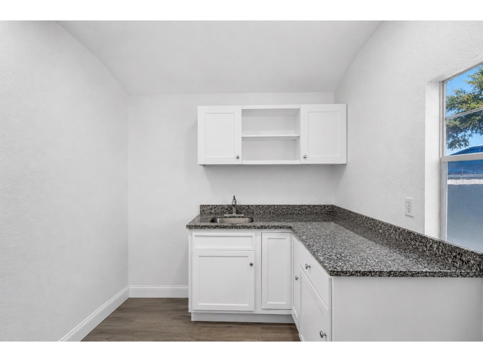 1205 E Seneca Avenue Tampa FL 33612 TB8528935 image25