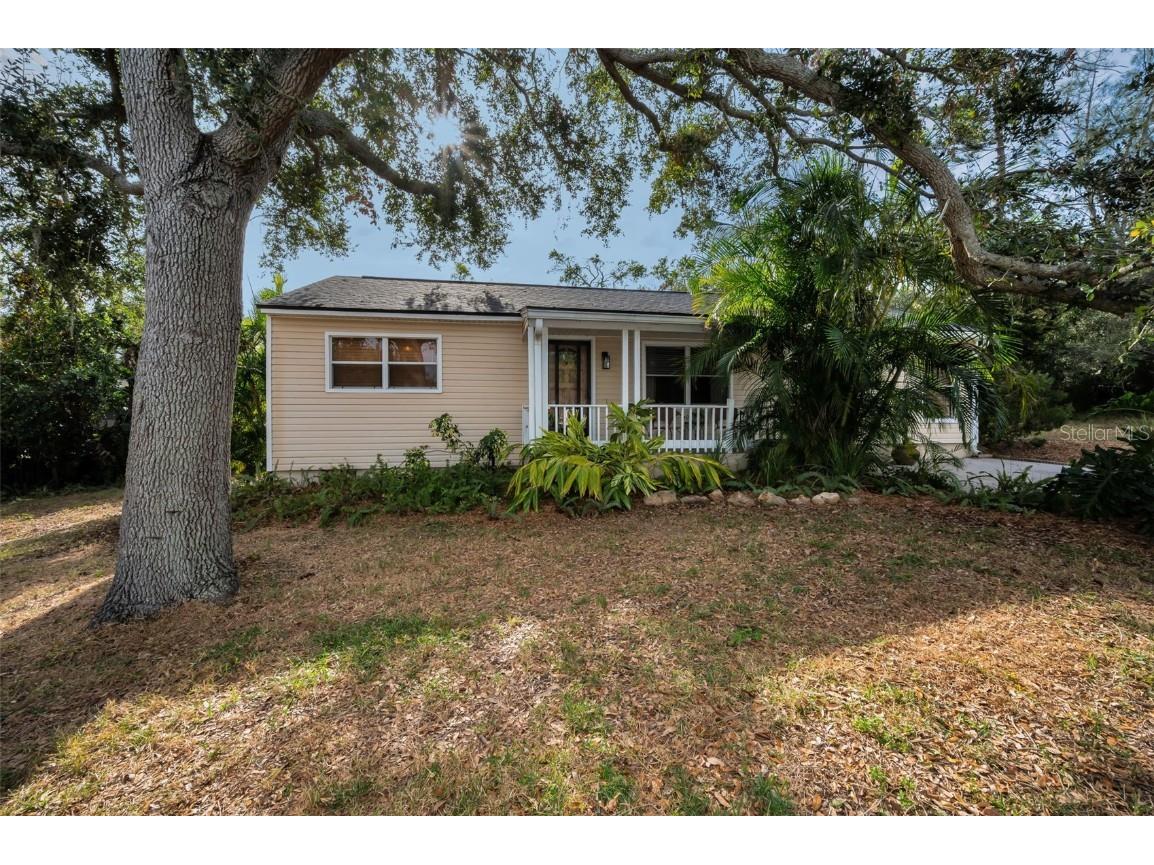 1205 Riverside Drive Tarpon Springs FL 34689 TB8323434 image1