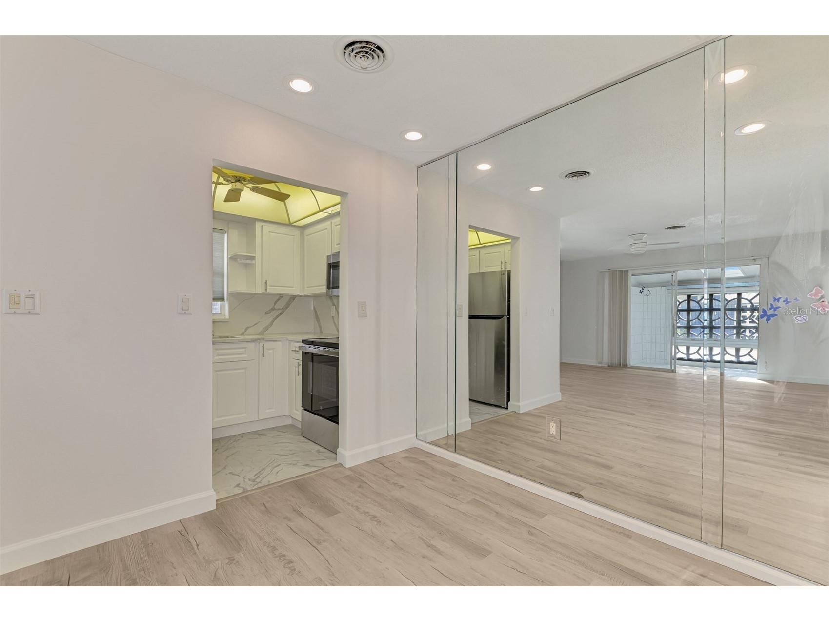 1205 Tarpon Center Drive #E2 Venice FL 34285 - WALK TO GULF OF AMERICA N6143822 image15