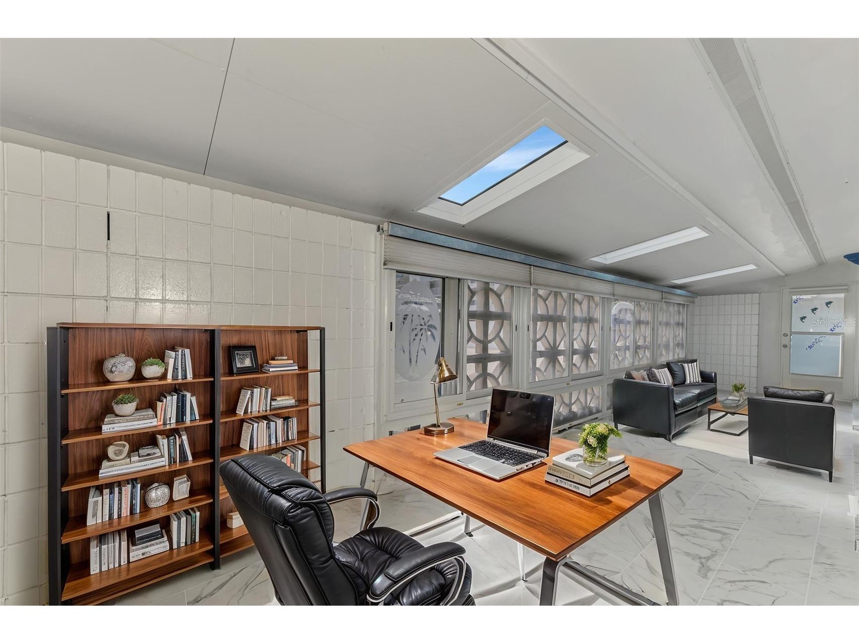 1205 Tarpon Center Drive #E2 Venice FL 34285 - WALK TO GULF OF AMERICA N6143822 image28
