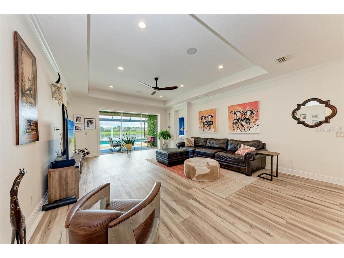 12051 Forest Park Circle Bradenton FL 34211 A4662024 image9