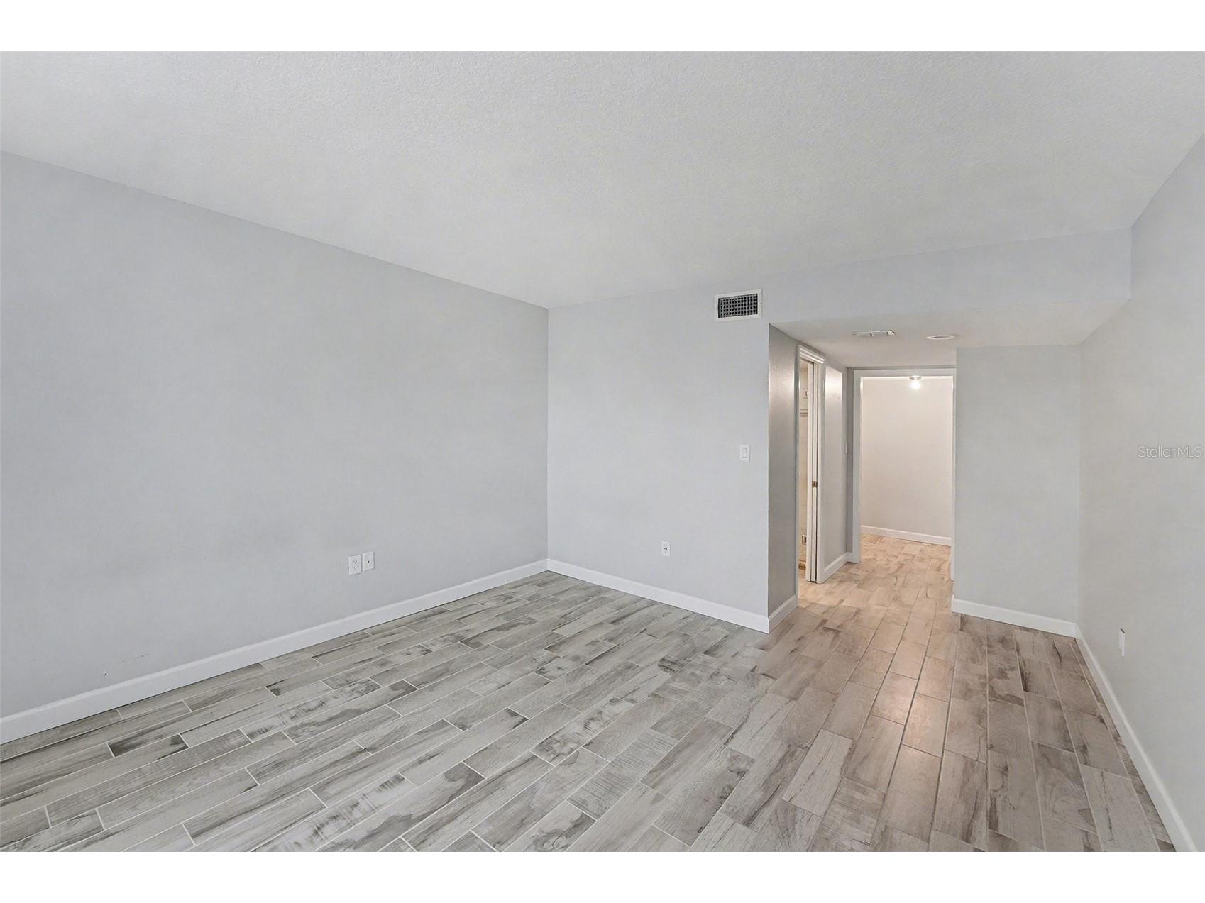 12055 3rd Street E #101 Treasure Island FL 33706 TB8457604 image9