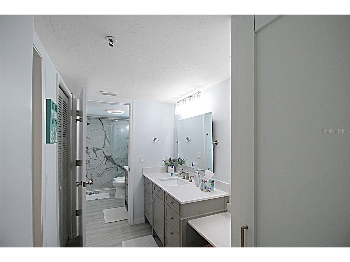 1206 Siesta Bayside Drive #1206B Sarasota FL 34242 A4648978 image31