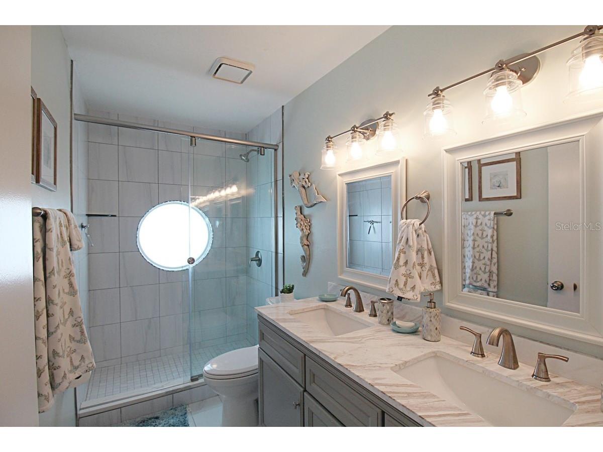 1206 Siesta Bayside Drive #1206B Sarasota FL 34242 A4688574 image12