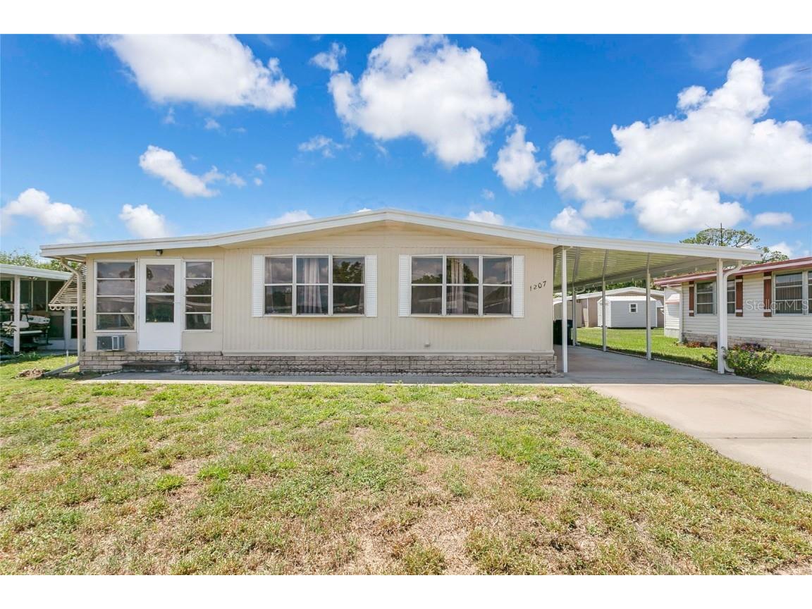 1207 Apache Circle Tavares FL 32778 - Lake Frances G5101327 image1