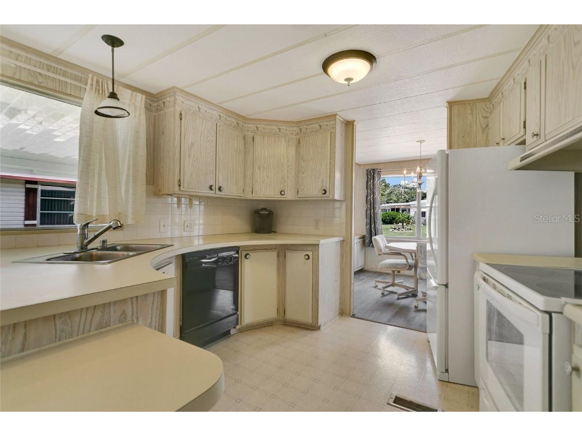 1207 Apache Circle Tavares FL 32778 - Lake Frances G5101327 image10