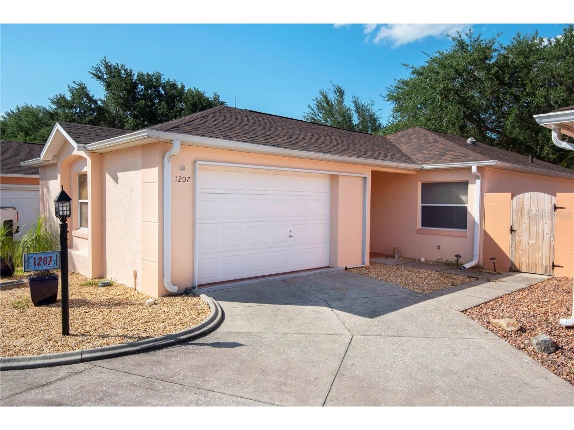 1207 Fernando Lane Lady Lake FL 32159 G5071912 image1