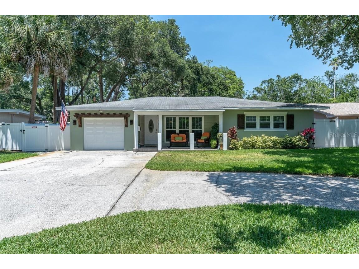1207 Jungle Avenue N Saint Petersburg FL 33710 U8203231 image1