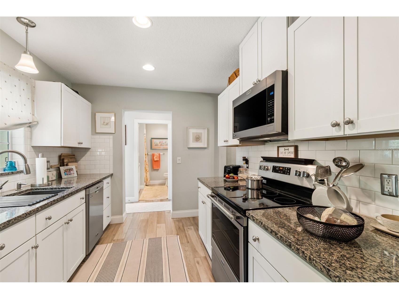 1207 Kapok Circle Clearwater FL 33759 TB8524865 image15