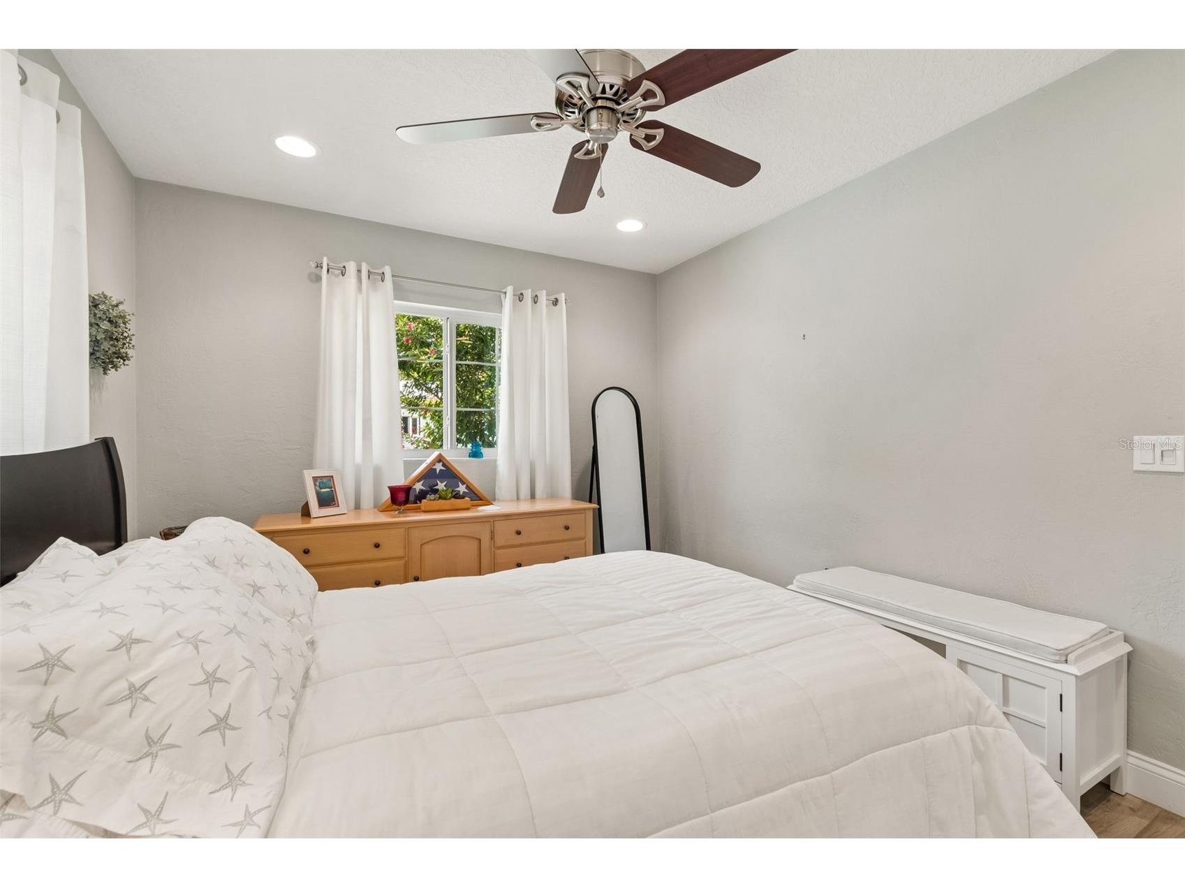 1207 Kapok Circle Clearwater FL 33759 TB8524865 image30