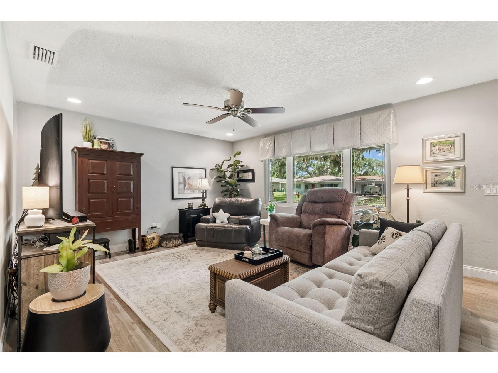1207 Kapok Circle Clearwater FL 33759 TB8524865 image7