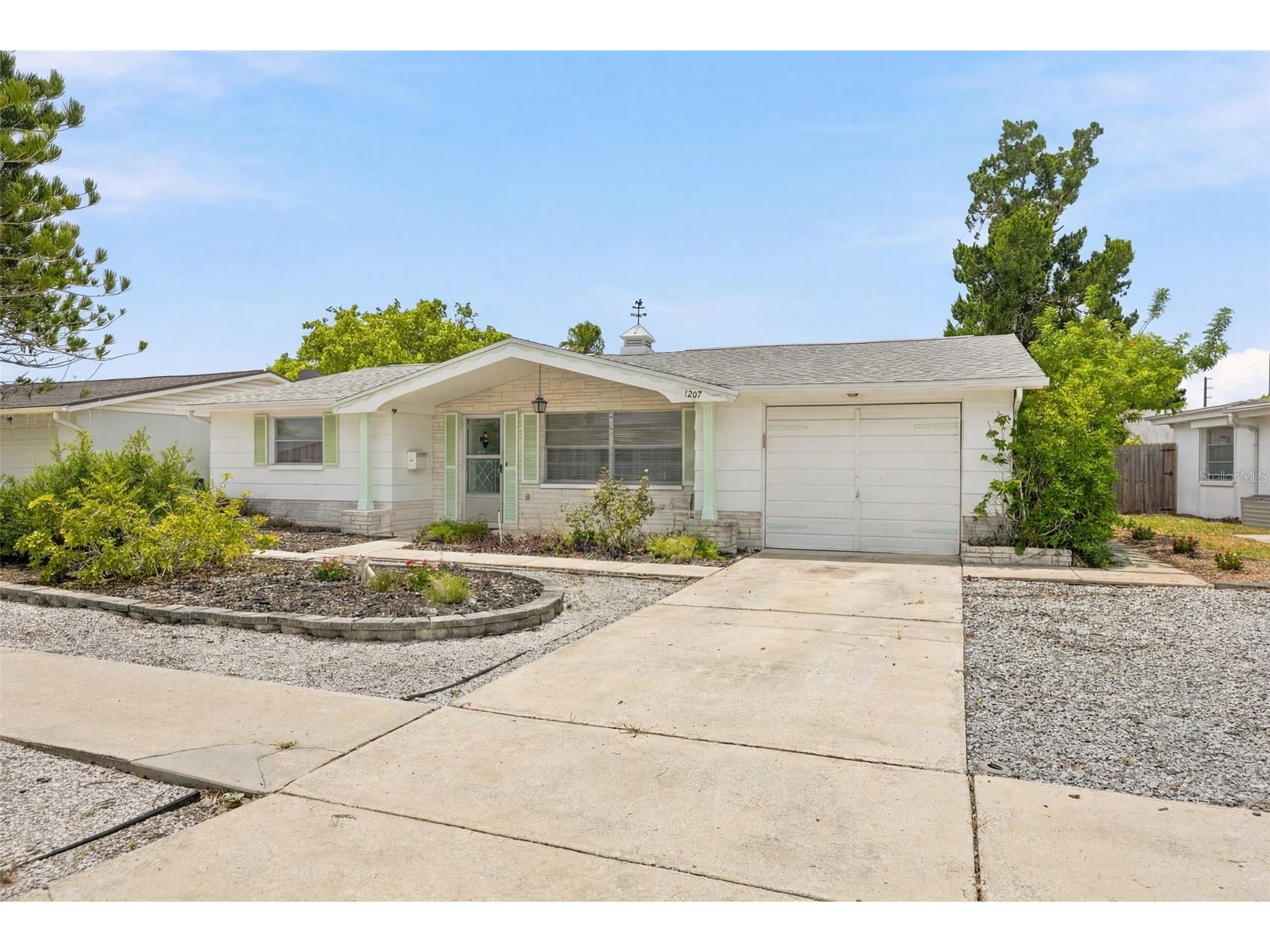 1207 Lodestar Drive Holiday FL 34690 W7887222 image1