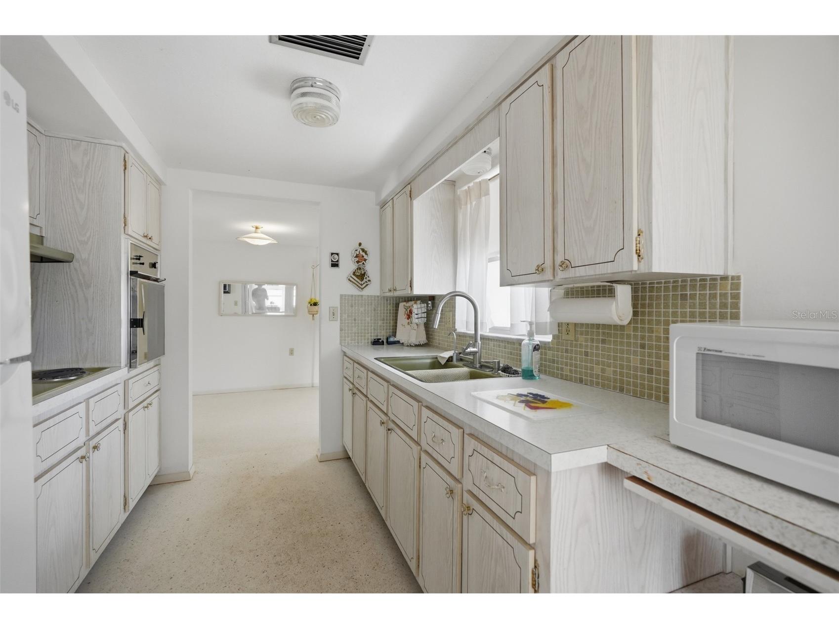 1207 Lodestar Drive Holiday FL 34690 W7887222 image6