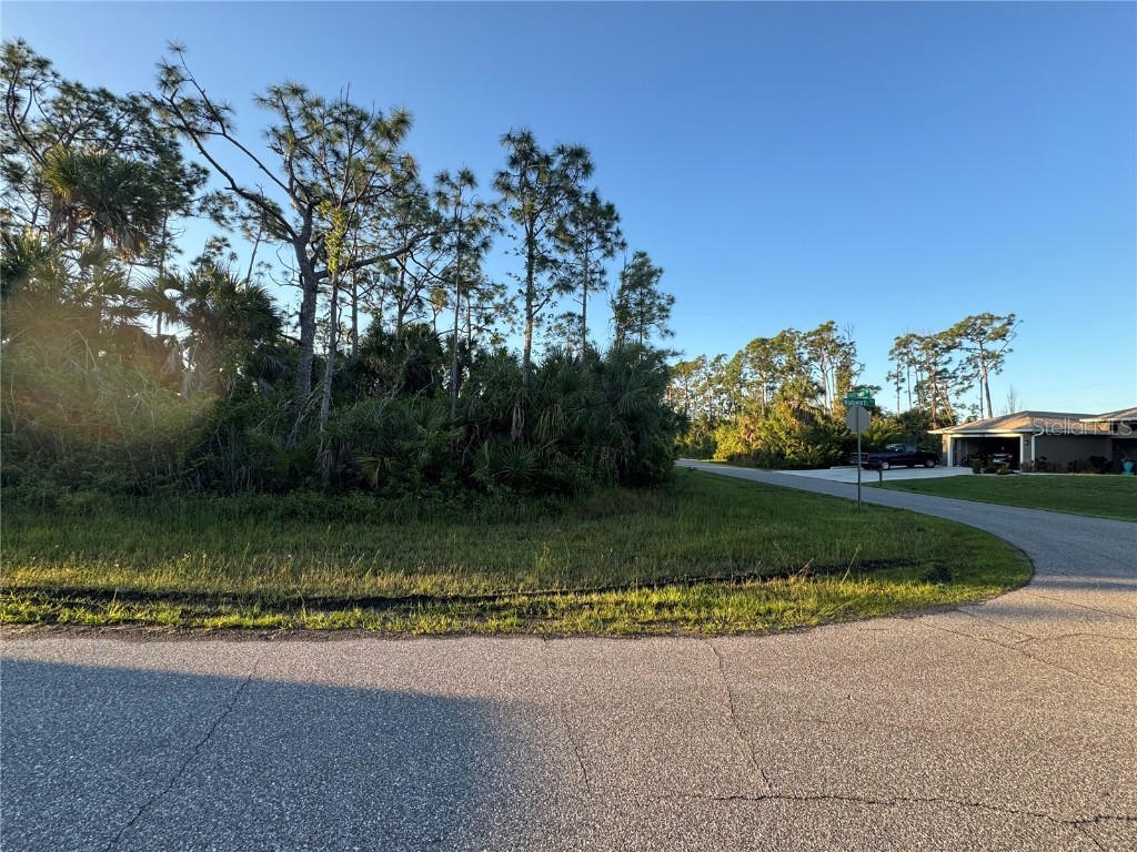12071 Wadsworth Avenue Port Charlotte FL 33981 D6135653 image1